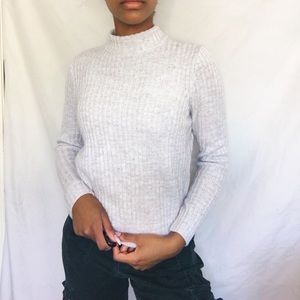 WHITE GRAY TURTLENECK SWEATER